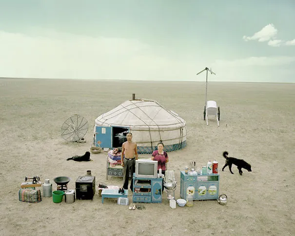 Chinese Families with All Their Stuff In A Single Photo By Huang Qingjun (12 pics)