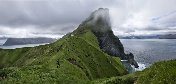 National Geographic Traveler: World´s 111 Best Island Destinations. 