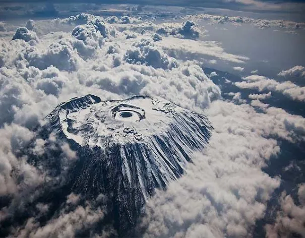 11 Reasons Why People Fight For A Window Seat Of The Plane.