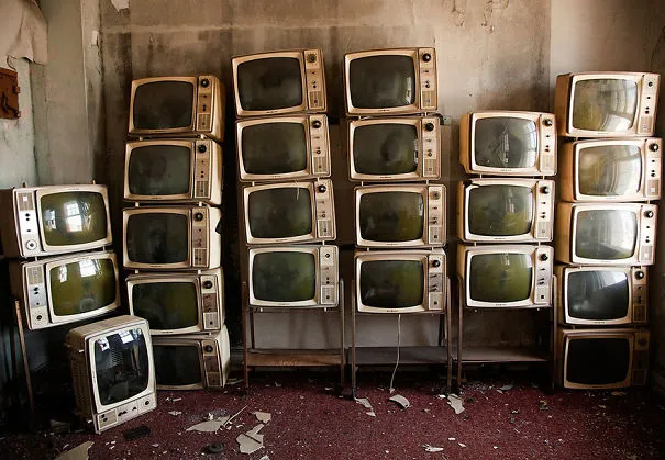 No Vacancy - A Post-apocalyptic Look In Abandoned Hotels Photography
