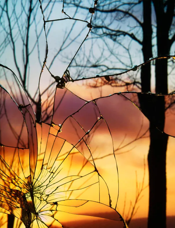 Artist Captures Stunning Sunsets In Reflections From A Broken Mirror