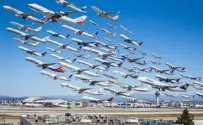 Photographer Captures 8 Hours' Worth Of Plane Take-offs In Single Image