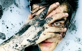 Photographer Uses Milk, Food Coloring And Texture To Create Bizarrely Beautiful Portraits