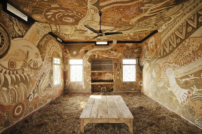 Artist Creates Intricate Mud Paintings On School Walls To Bring Art Into Villager Children's Lives
