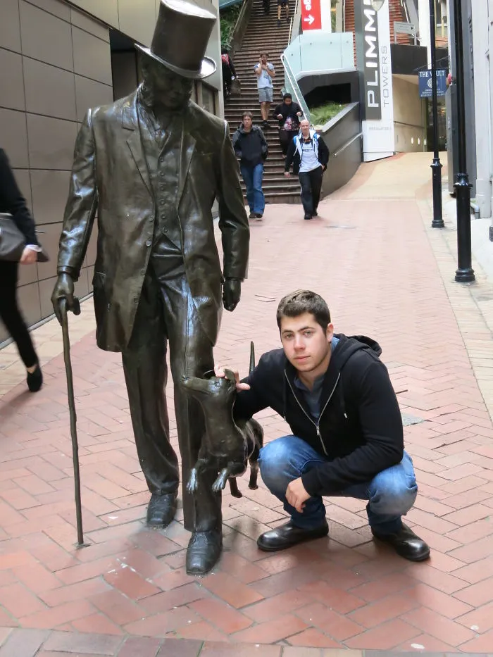 The Man &amp; The Dog - Sculpture Of John Plimmer - Wellington, New Zealand