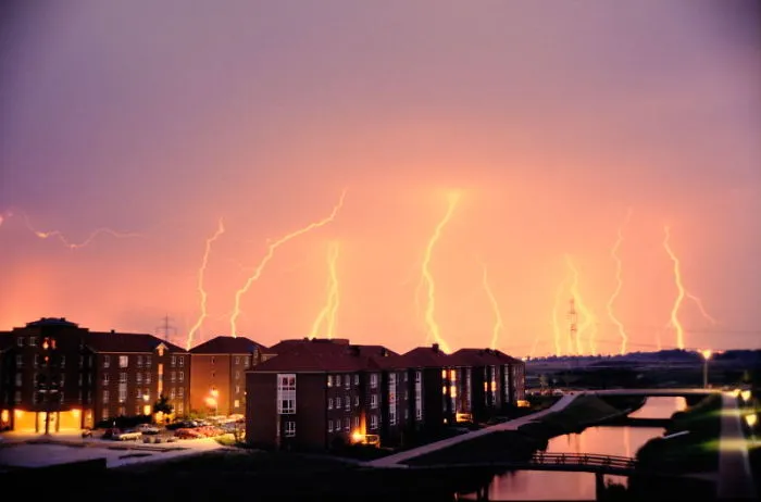 Thunderbolts Over Hamburg