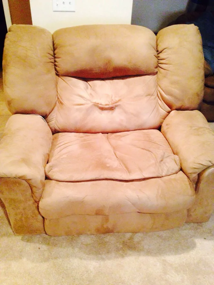Kissy Armchair