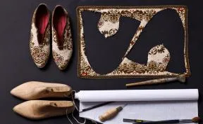 What This Russian Artist Creates Out Of Outworn Upholstery Is Truly Astonishing!
