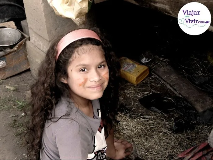 Niña En Comunidad Nativa De Tsachopen, En #oxapampa. #viajarparavivir