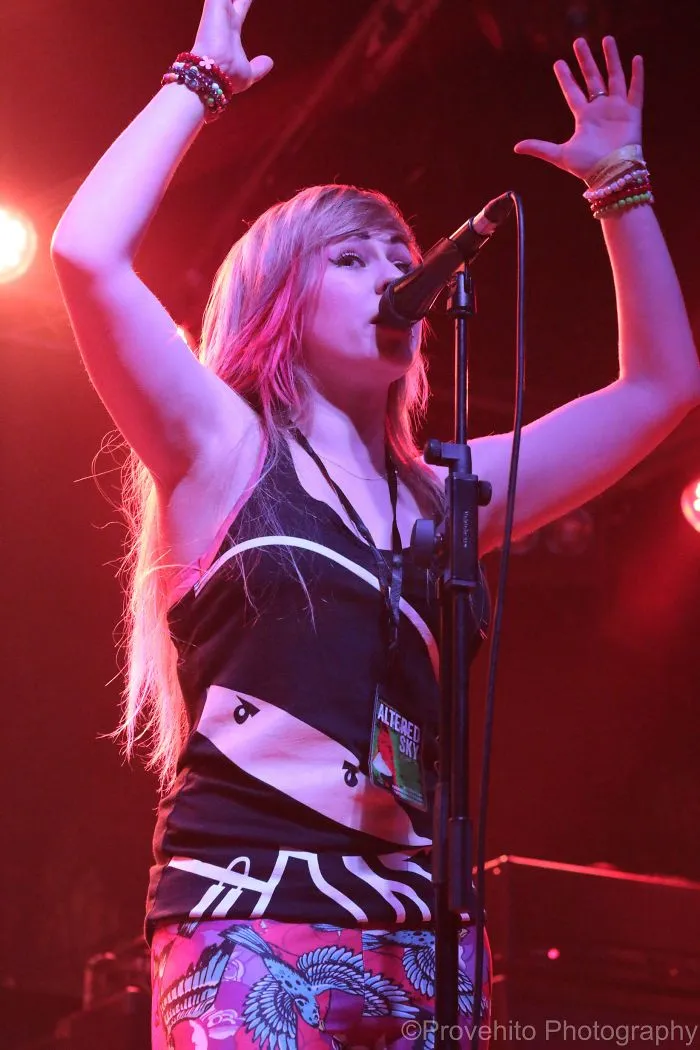 Songstress