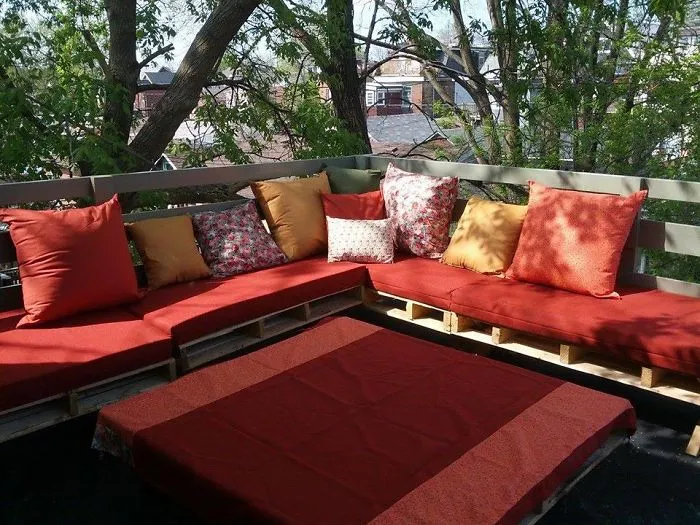 Urban Treehouse!  (2nd Floor Deck, Canopy Covered &amp; Ideal For Sleep-outs Dt Toronto!)