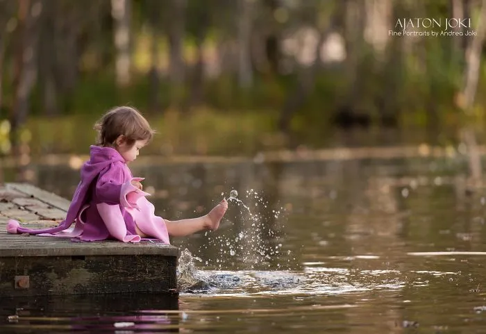 Little Girl By The Lake. Www.tinttu.com