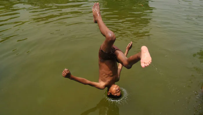 Boy Jump The Water -india
