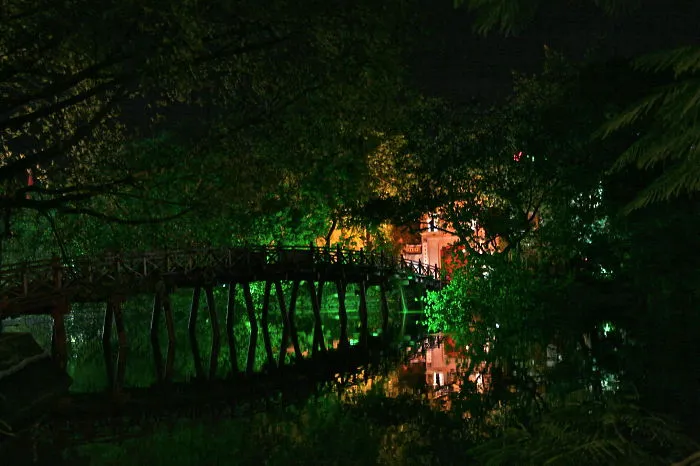 Hoàn Kiếm Lake, Hanoi Vietnam