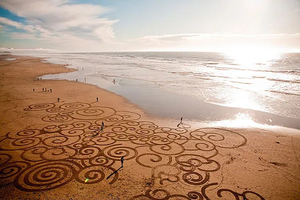 Stunning Sand Drawings by Andres Amador