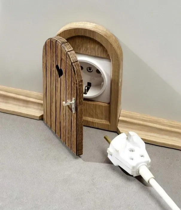 Mouse Hole Outlet Cover