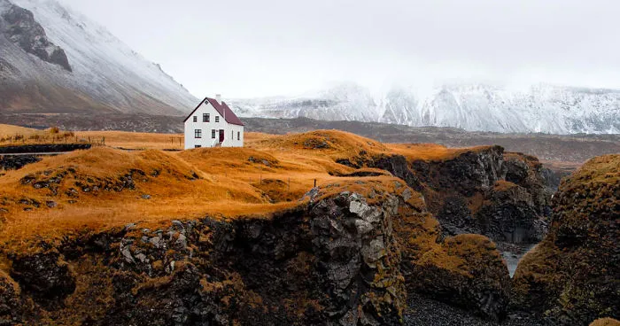 131 Little Lonely Houses For The Solitary Soul