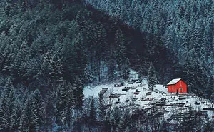 77 Lonely Little Houses Lost In Majestic Winter Scenery