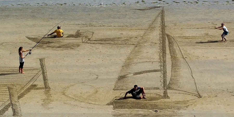 Mind-Bending 3D Beach Art By NZ Artists Jamie Harkins, Constanza Nightingale and David Rendu
