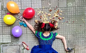 Hilarious Photos Of People Who've Fallen Down Among All Their Belongings