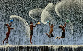 28 Magical Photos Of Children Playing Around The World