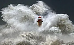28 Breathtaking Photos Of Lighthouses That Have Stood The Test Of Time
