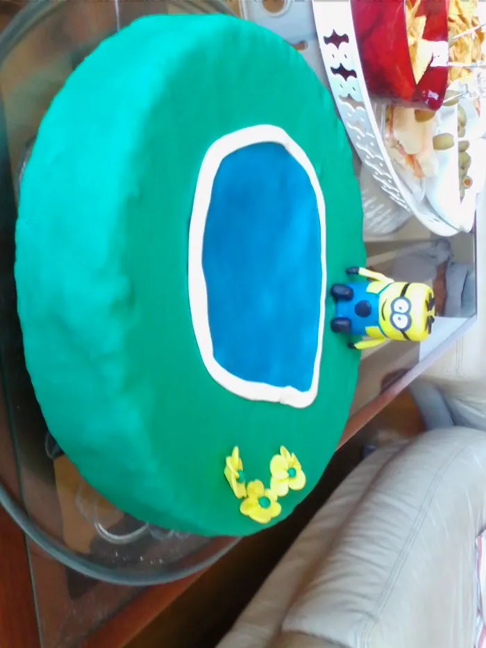 Minion Cake