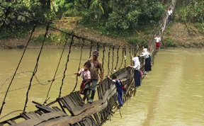25 Of The Most Dangerous And Unusual Journeys To School In The World