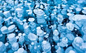 50 Breathtaking Frozen Lakes, Oceans And Ponds, That Look Like Art