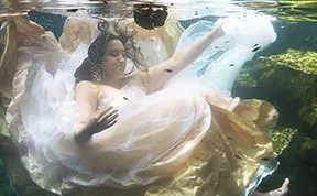 After Losing Her Fiance 2 Months Before Her Wedding, This Bride Said Goodbye With A Bittersweet Photoshoot