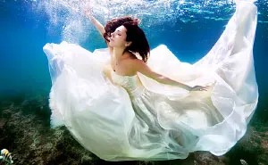 Mermaid Brides: I'm Breaking The Rules Of Traditional Posing And Bringing My Brides Underwater!