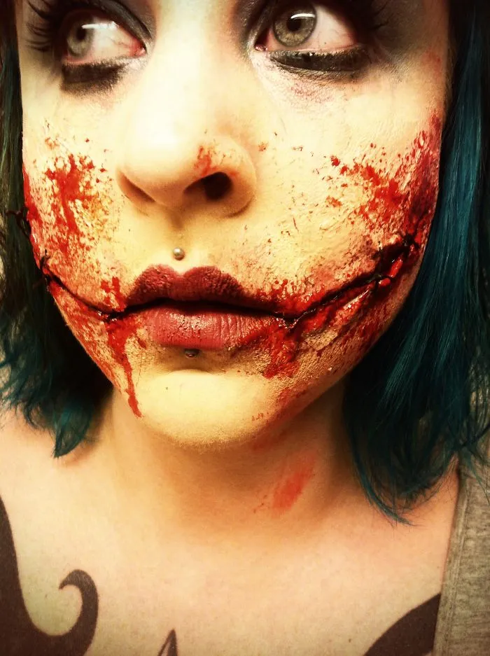 Glasgow Smile / Chelsea Grin