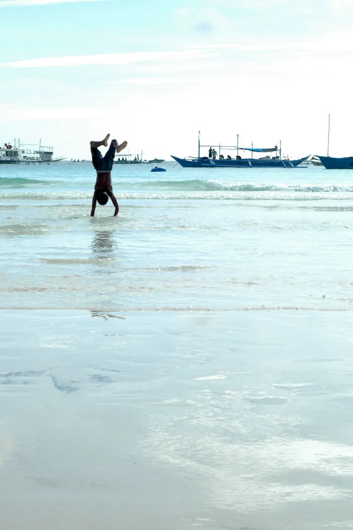 Handstand, Philippines