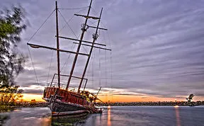 Share Your Pictures Of Stranded Ships