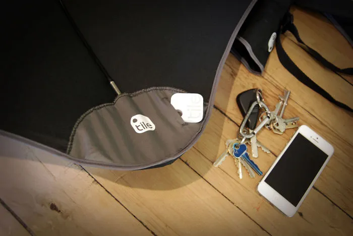 Blunt + Tile Umbrella - The World's First Smart Umbrella.