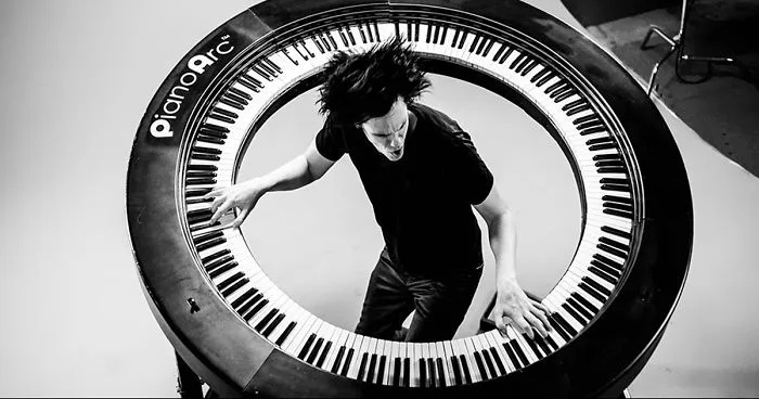 Lady Gaga's Lead Keyboardist Invents 360° Keyboard With 294 Keys