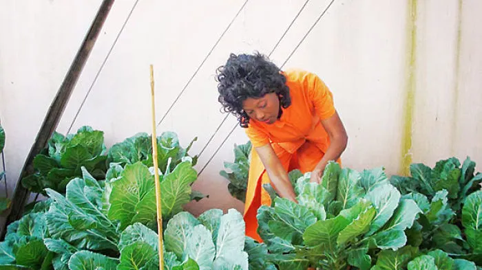 70-Year-Old Annette Larkins Looks Like She Just Turned 40 Thanks To Raw Vegan Diet