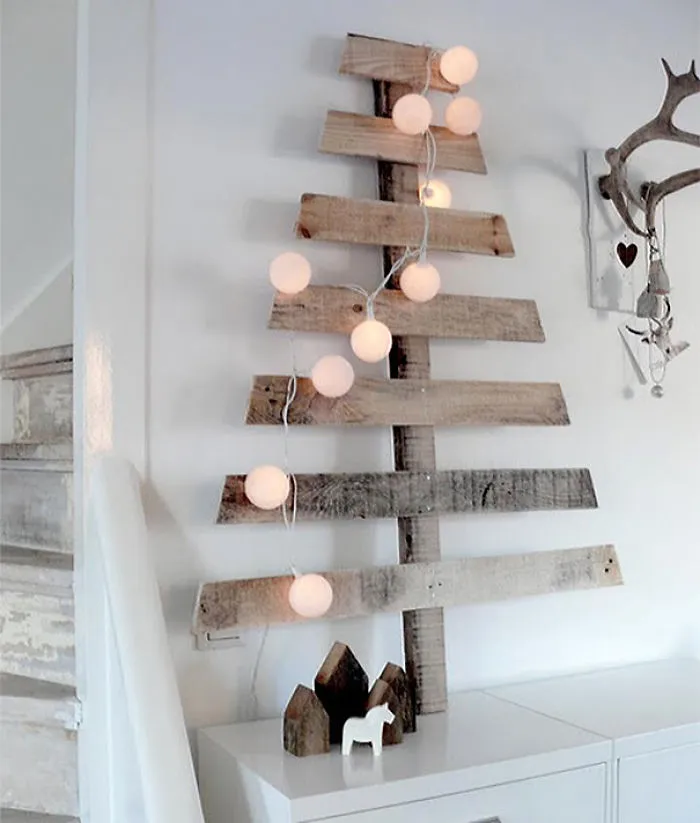 Wooden Planks Christmas Tree