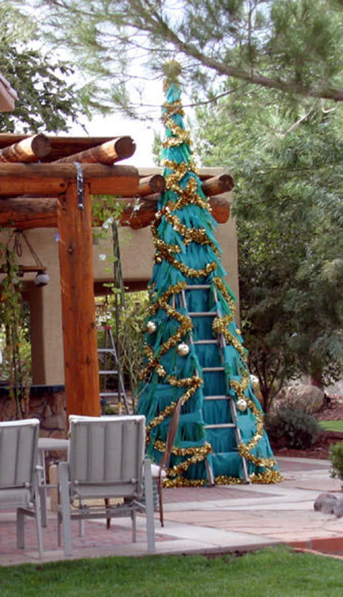 Climbable "poseidon Adventure" Tree
