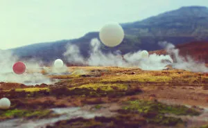 /ˈʌnˈnəʊn//ˈflaɪɪŋ//ˈɒbdʒɪkt/ - Unknown Flying Object