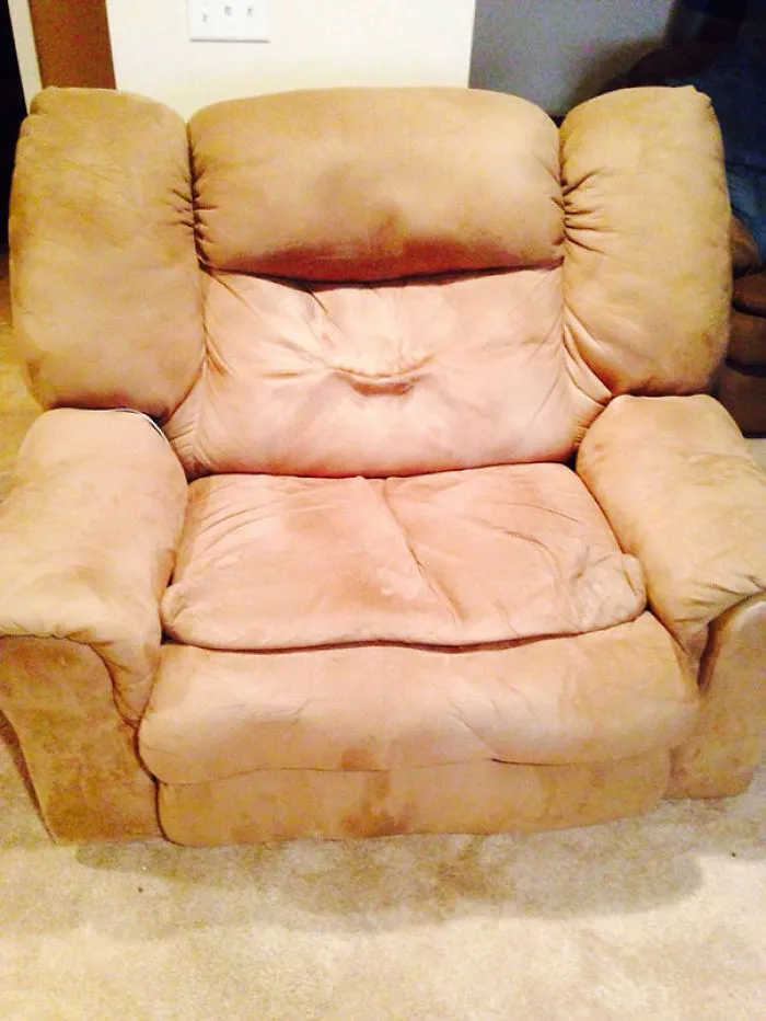 Fat Princess Leia Chair Wants A Kiss