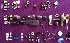 8-Year-Old Girl Receives Gifts From The Crows She's Been Feeding Since She Was 4