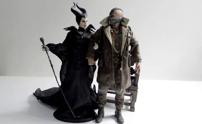 I'm Creating Creative Photo Shoot From My Husband's Hot Toys