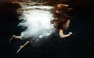 Little Underwater Dancers: Children’s Personalities Captured Through Water