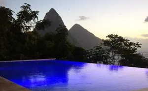 Beautiful Infinity Pools That Toe The Line Between Relaxation And Vertigo