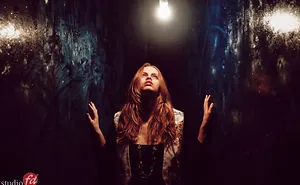 Continuous Lighting, Between Two Walls