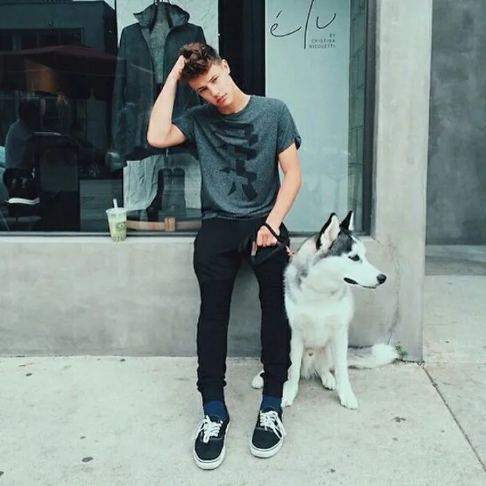 'Hot Dudes With Dogs' Instagram Brings Two Of Your Favorite Things In One Place