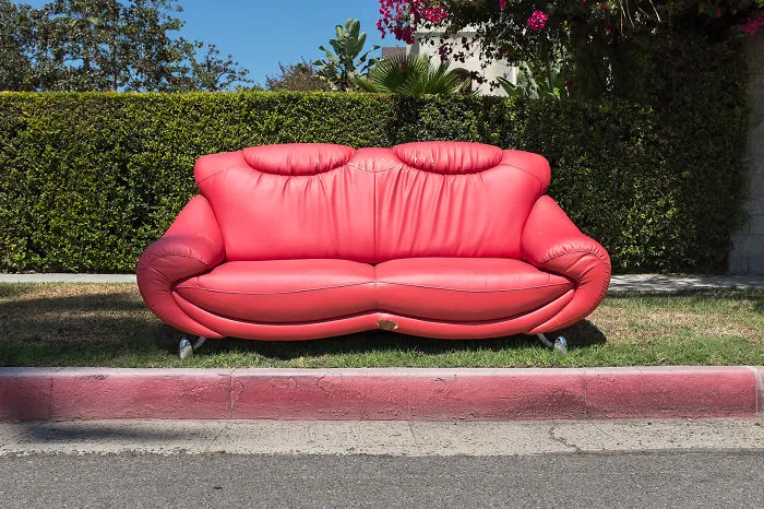The Sofas Of Los Angeles - I Photograph The Abandoned Sofas On The Streets Of Los Angeles.