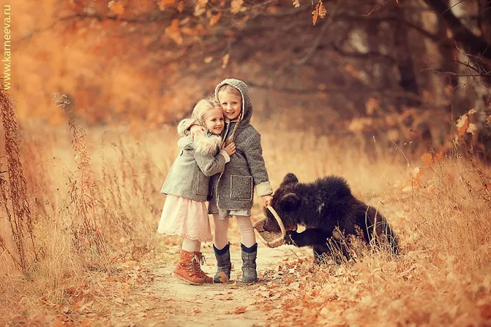 Children And Animals Cuddle In Cute Photoshoots By Russian Photographer Elena Karneeva