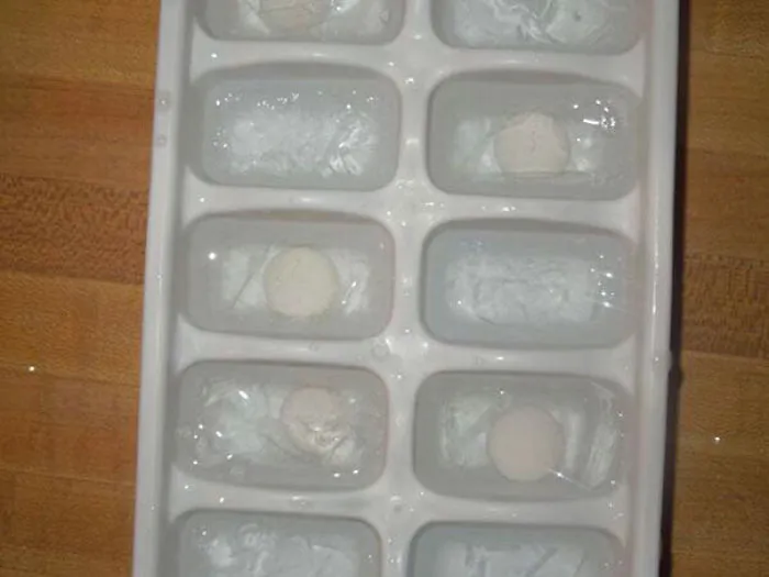 Make Mentos Ice Bombs For Your Friends That Love Soda